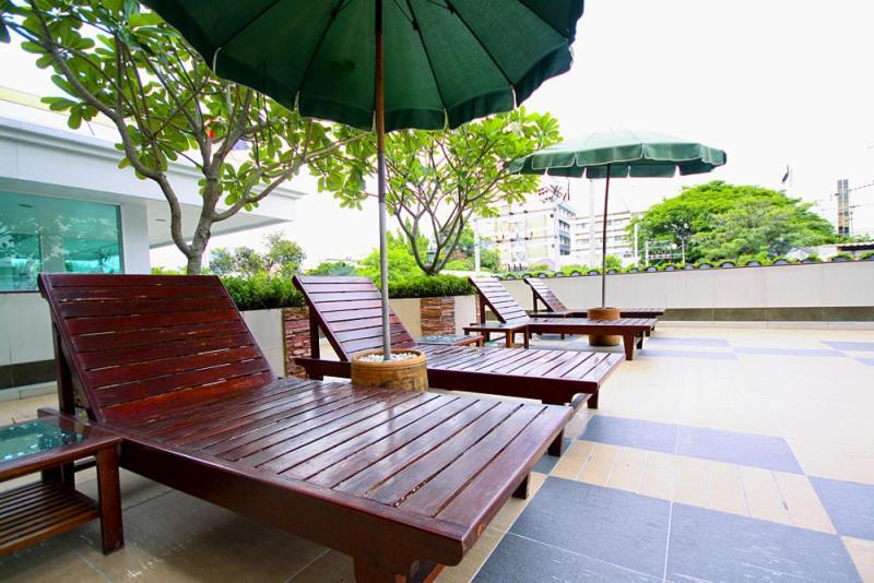 Laurel Suite Bangkok Exterior foto